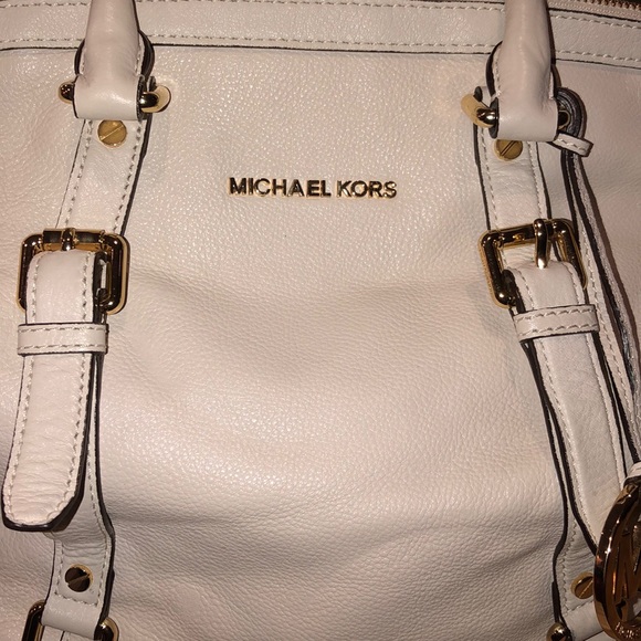 Michael Kors Ivory Large Crossbody - Picture 2 of 8